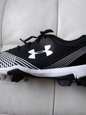 Under Armour Black and White Athletic Cleats
